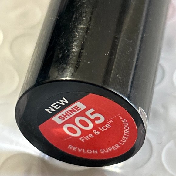 Revlon Lipstick #005 Fire & Ice Shine - Picture 8 of 10